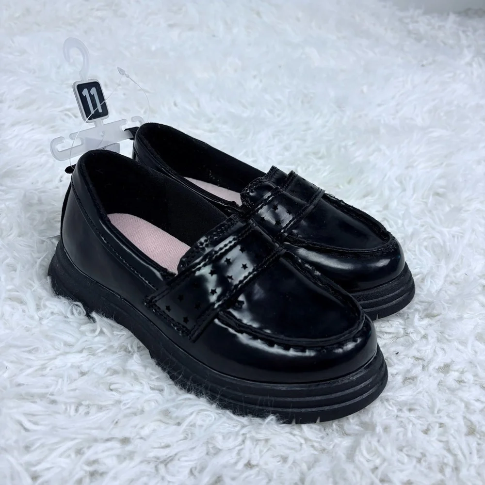 NWT OshKosh B'gosh Kids Black faux leather star print Loafers size 11
